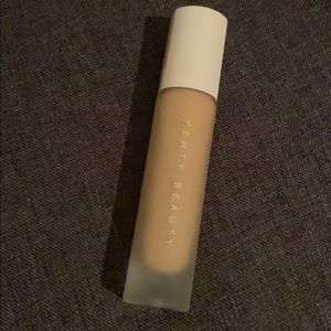 Fenty foundation shade:235